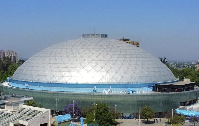 Clásico recinto techado de 44 mil metros cuadrados, con espacio para 12 mil espectadores