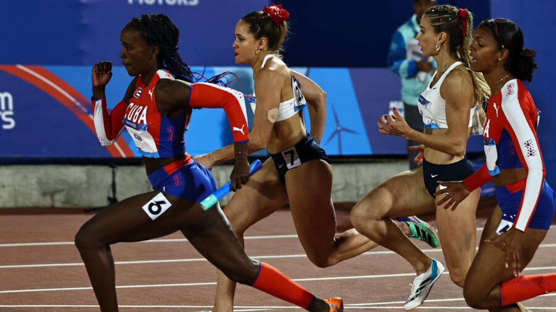 Cuba celebra el oro y Chile, la plata en el relevo 4x100 femenino