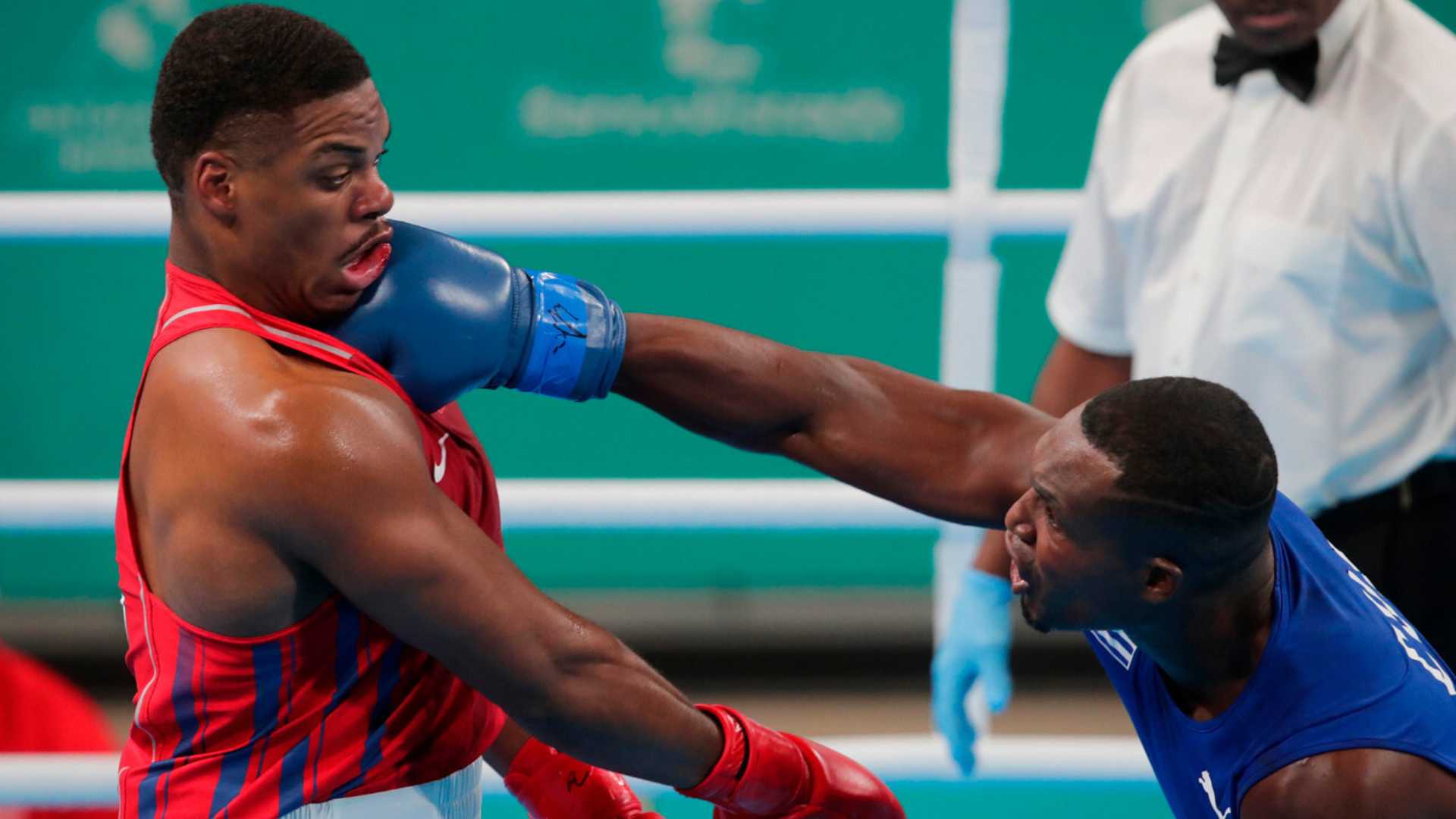 Boxeo: el cubano Julio César La Cruz debutó con triunfo por puntos