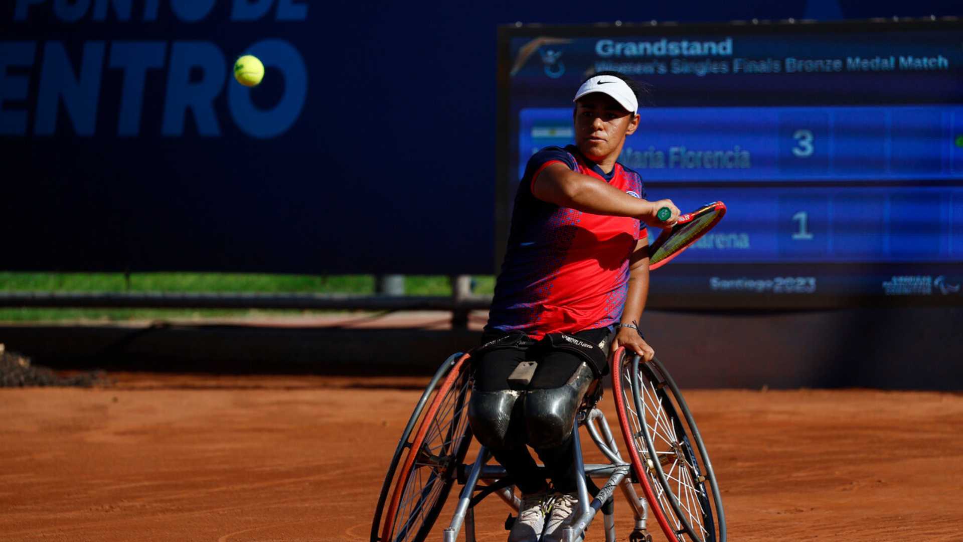 Macarena Cabrillana gana una emotiva medalla de bronce en el tenis
