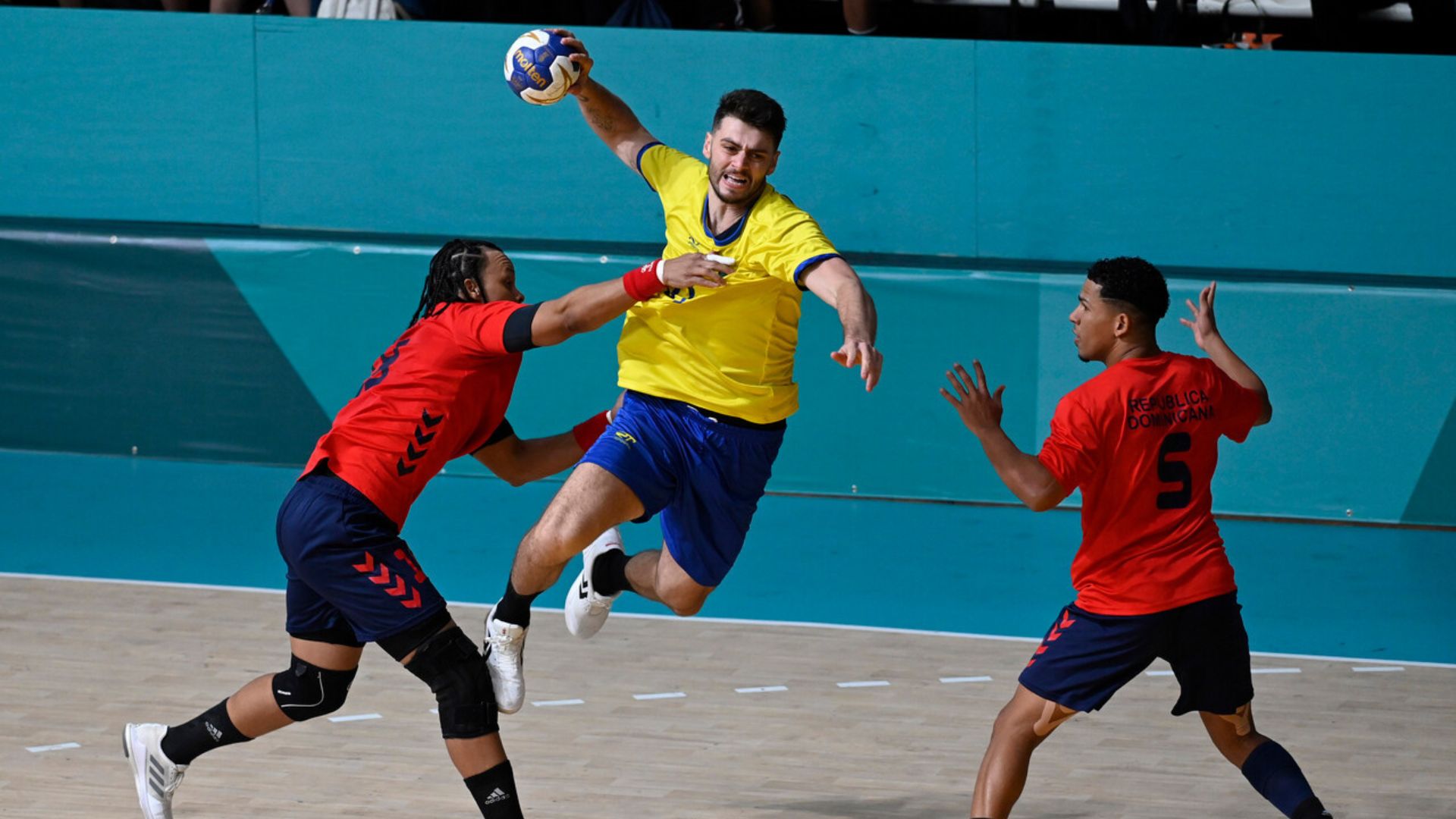 Brazil crushes the Dominican Republic in male's handball