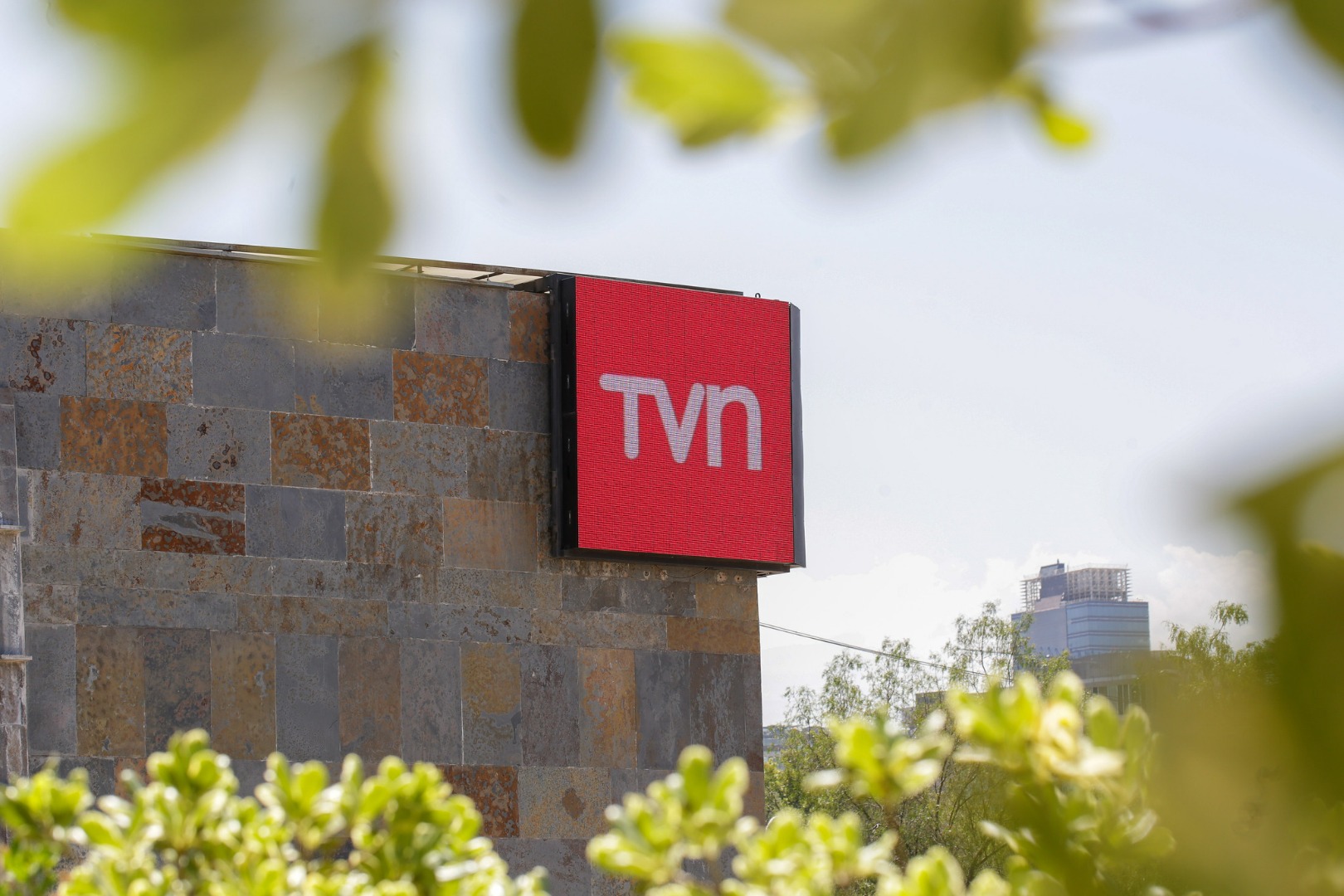 TVN is a official tv partner of Santiago 2023. (Picture: TVN).