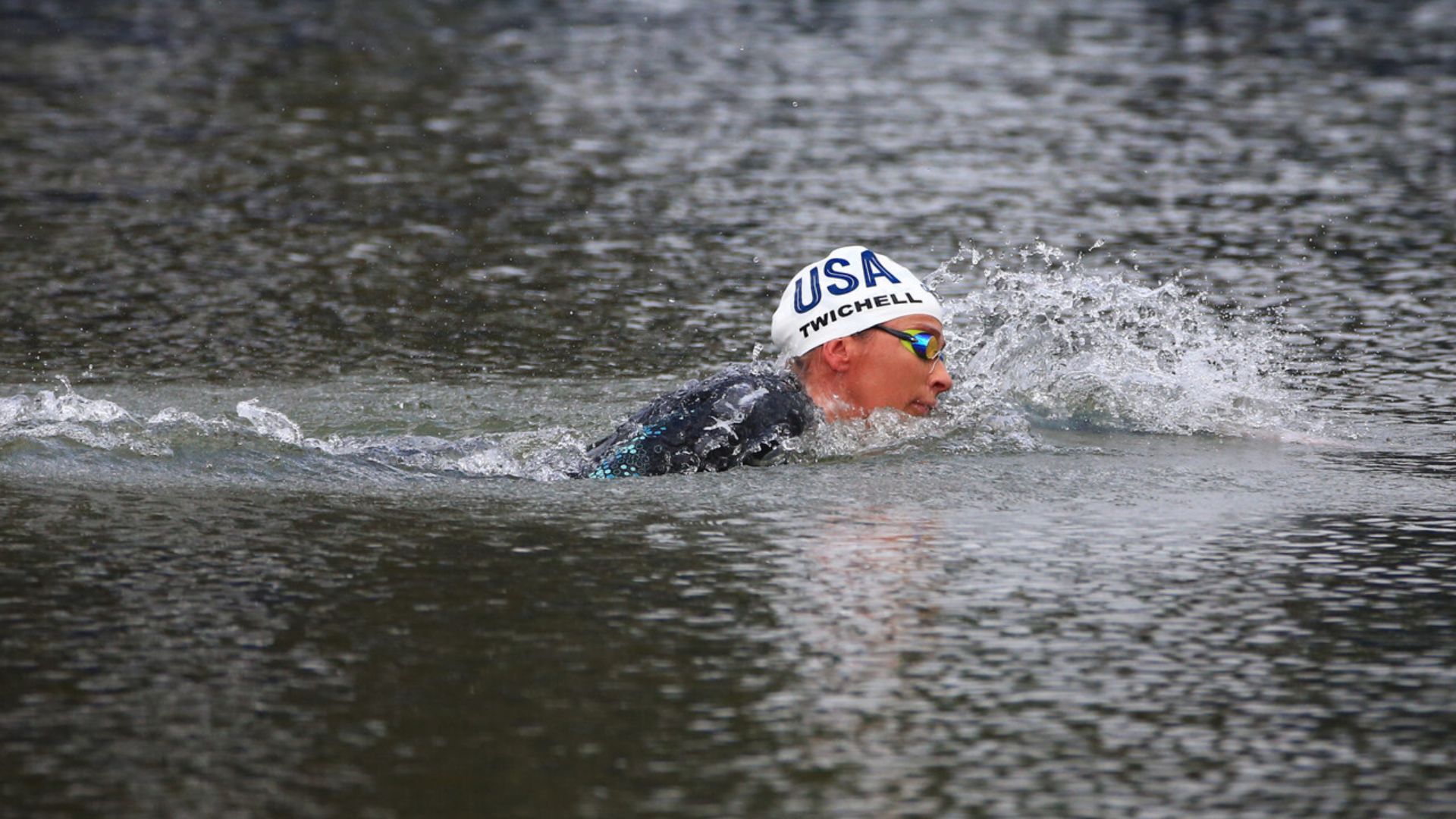 American Ashley Twichell Won Gold in the 10-kilometer Open Water Swimming