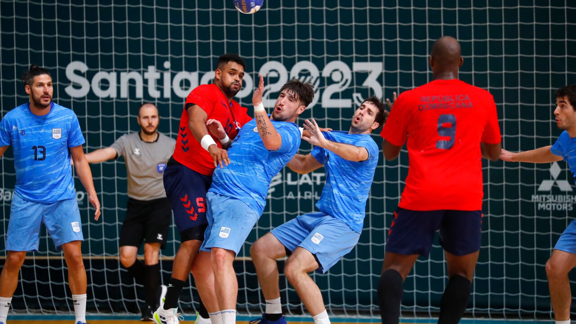 Male's Handball: Uruguay's narrow victory over the Dominican Republic