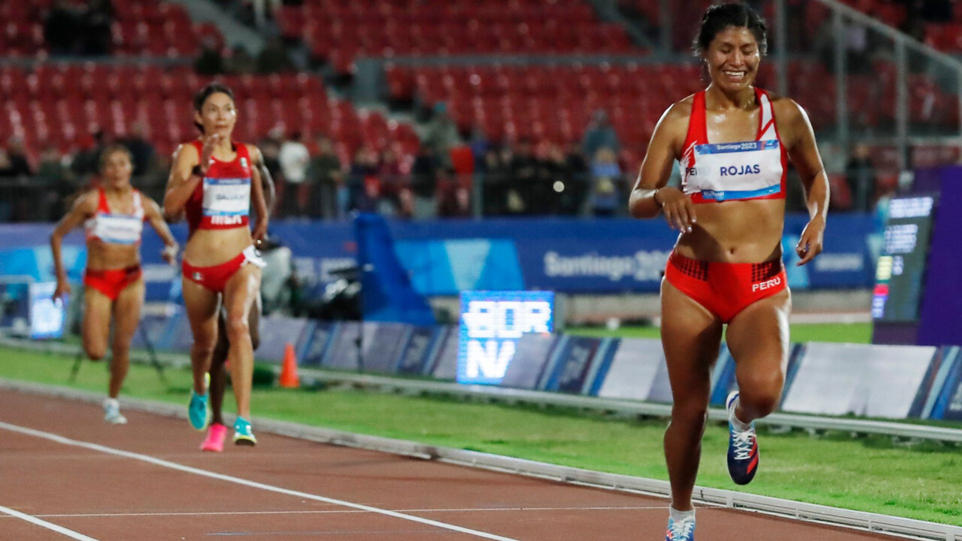 Peru takes gold in female's 10,000 meters