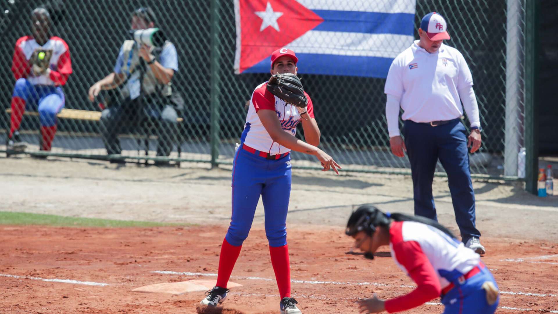 Female's softball: Cuba defeats Peru