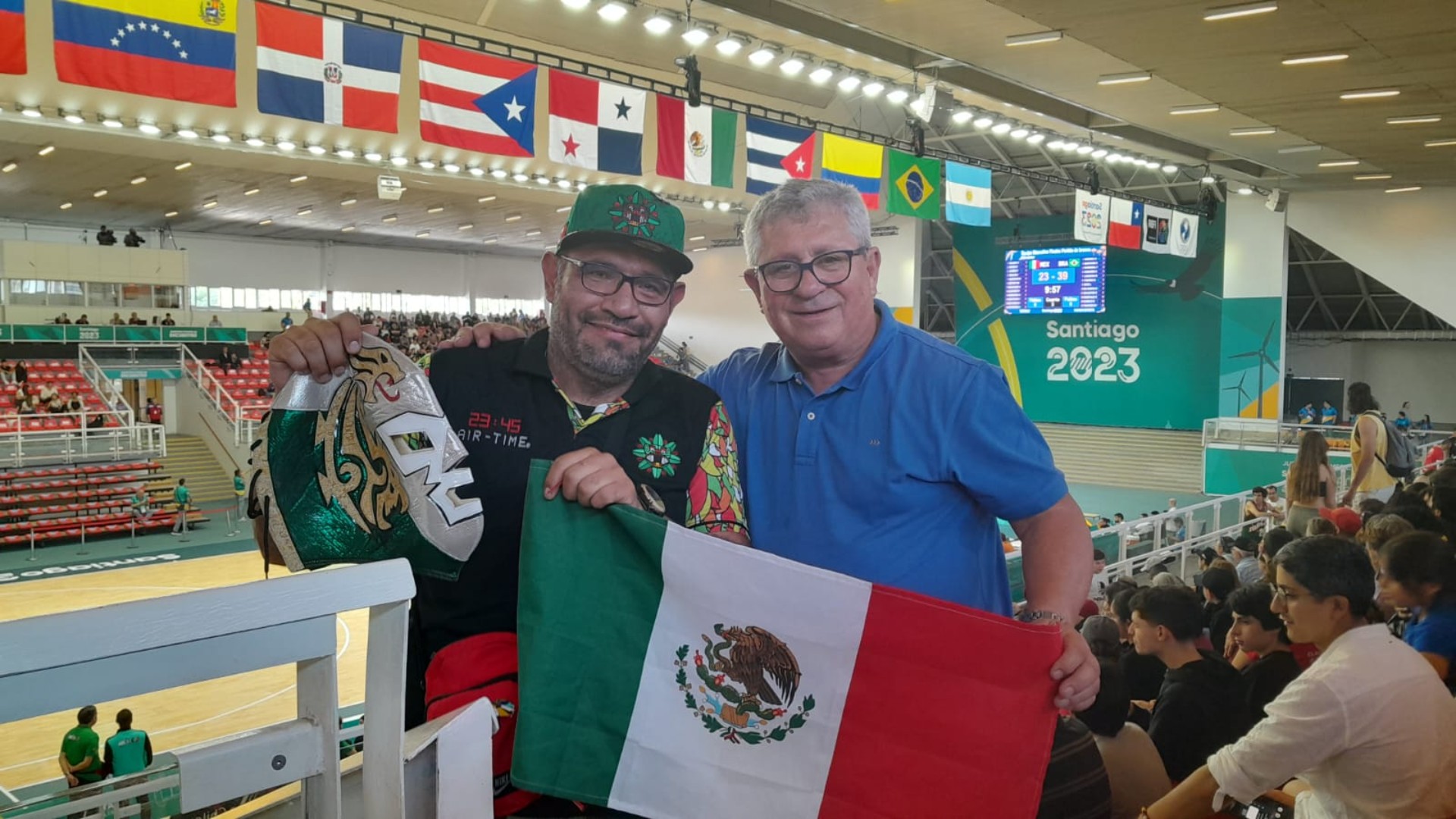 Se conocieron en la tribuna y el básquetbol los hizo amigos: la historia del mexicano Óscar y el chileno Patricio