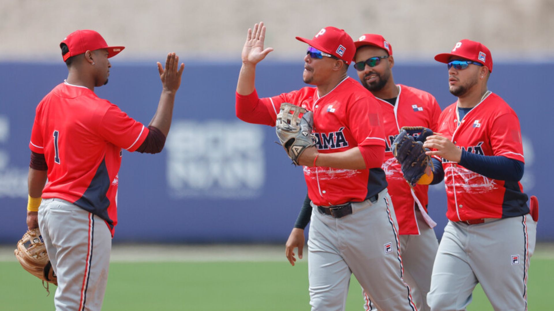 Panama defeated Mexico in baseball and topped its group