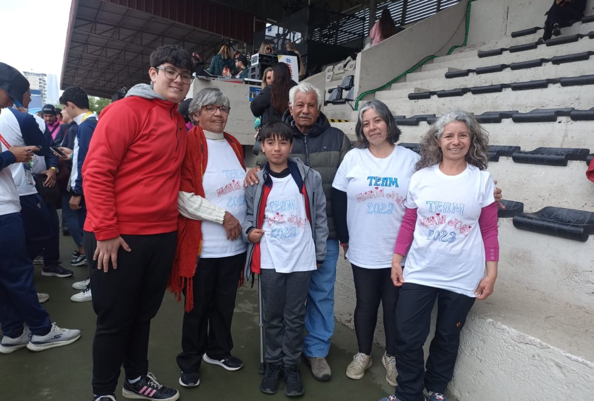 “Team María José”: tres generaciones apoyaron a la pentatleta moderna de Chile