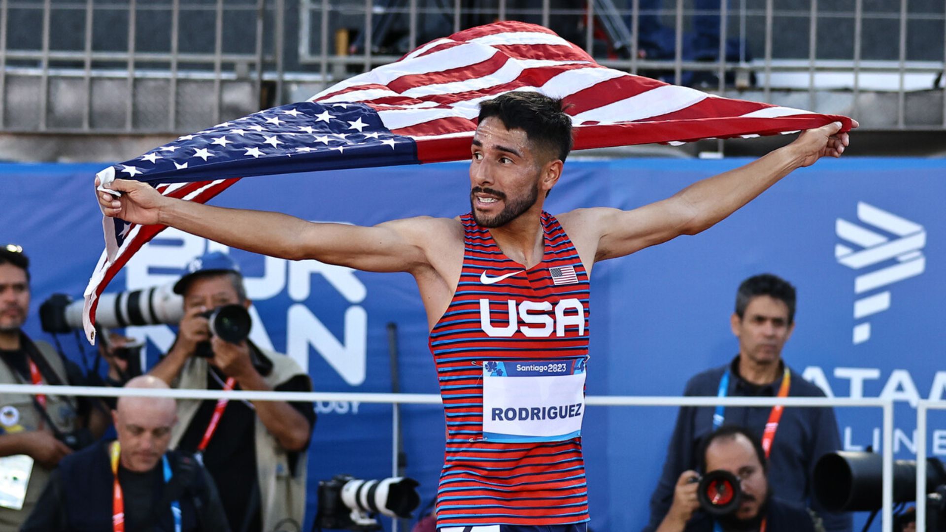 Impresionante oro del estadounidense Isai Rodríguez en los 10 mil metros