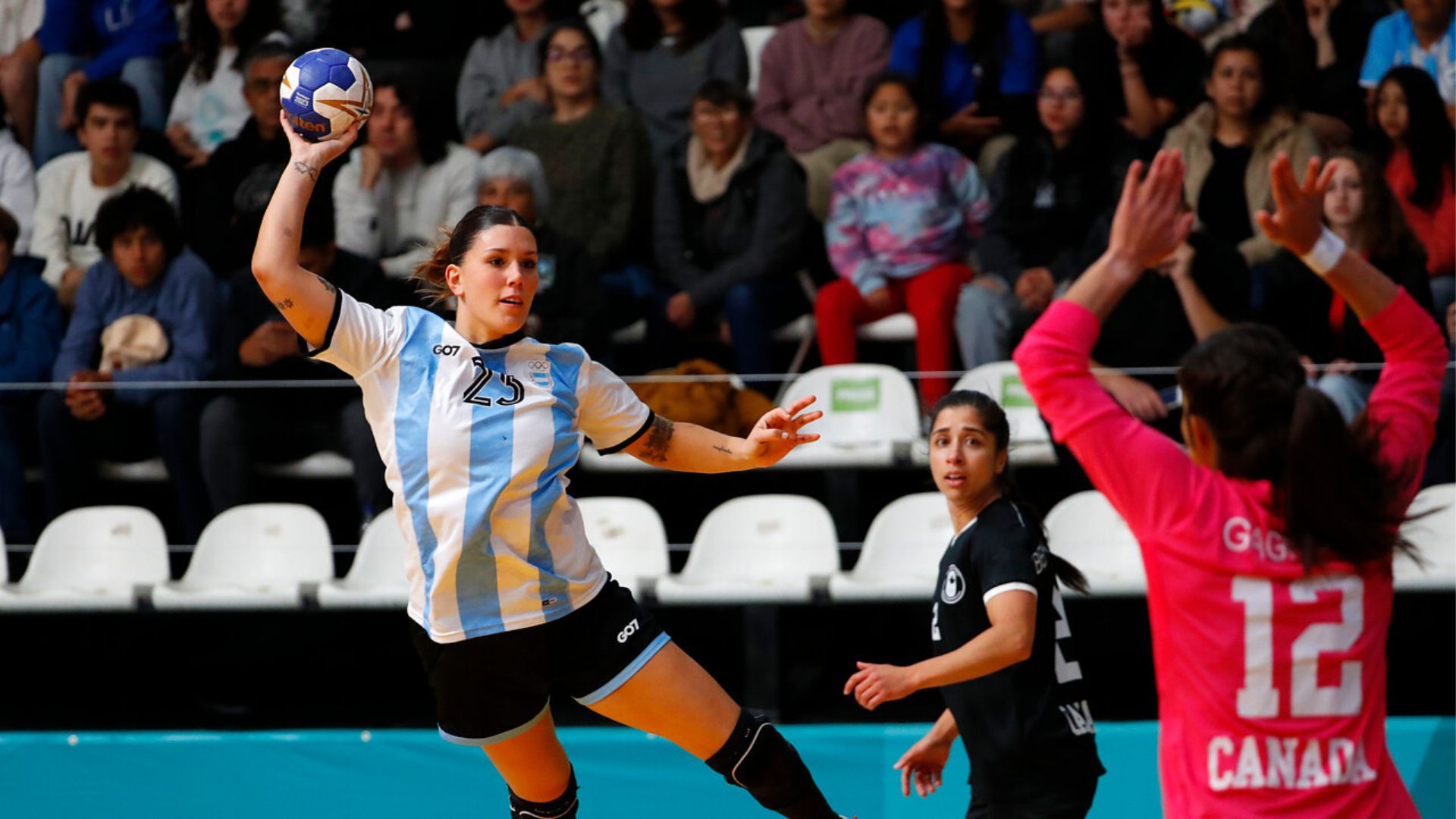 Argentina advances undefeated to female handball's semi-finals