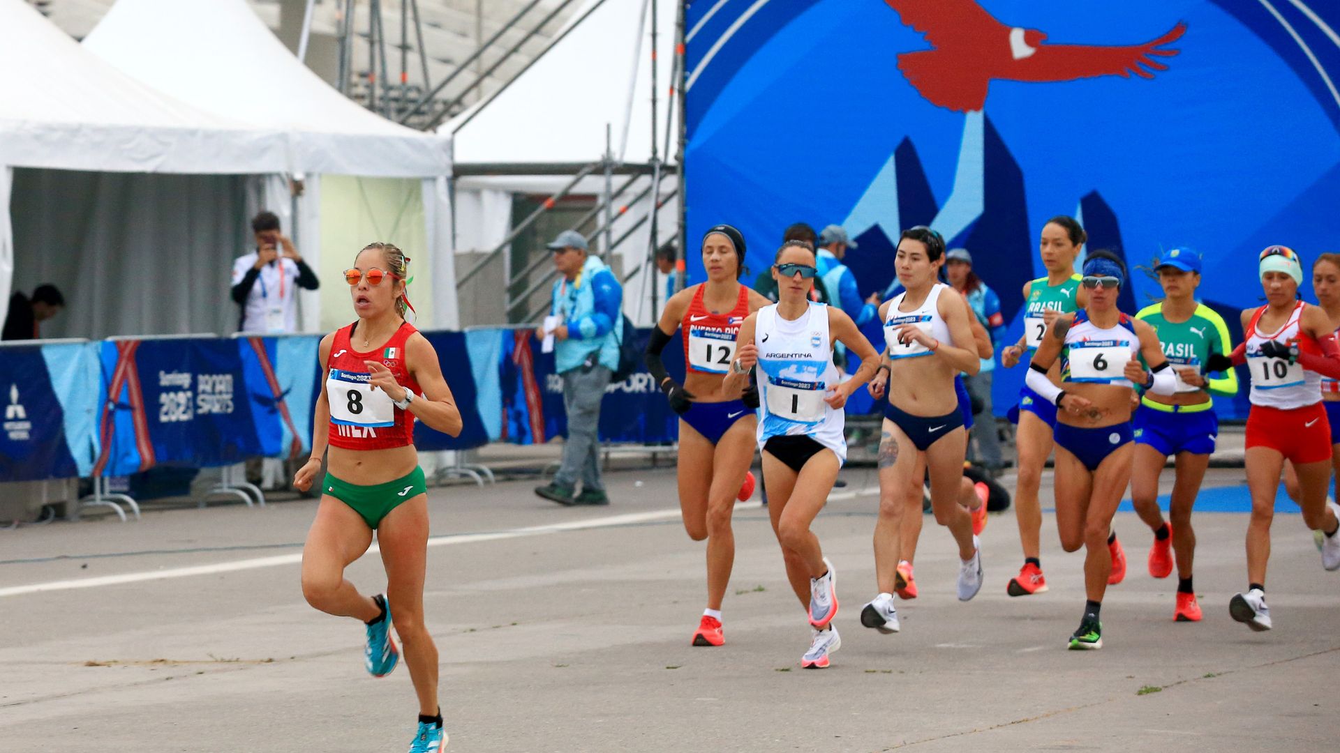 La mexicana Citlali Moscote arremete sobre el final y gana el oro en el Maratón