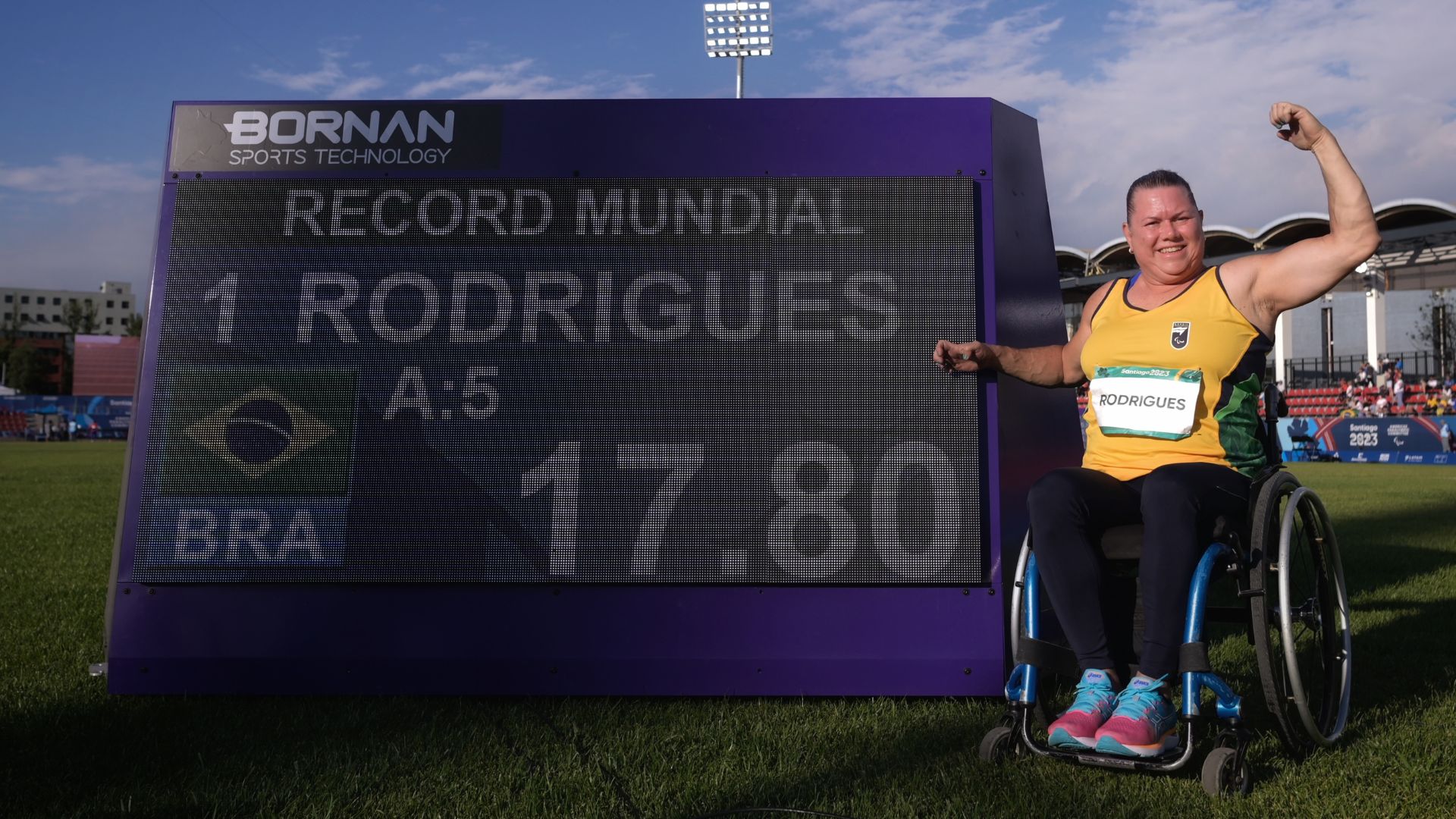Elizabeth Rodrigues gana con nuevo récord mundial en el lanzamiento del disco F5