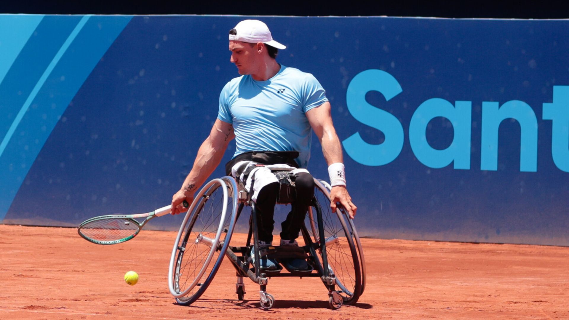 Tenis en silla de ruedas: sólido debut del argentino Gustavo Fernández