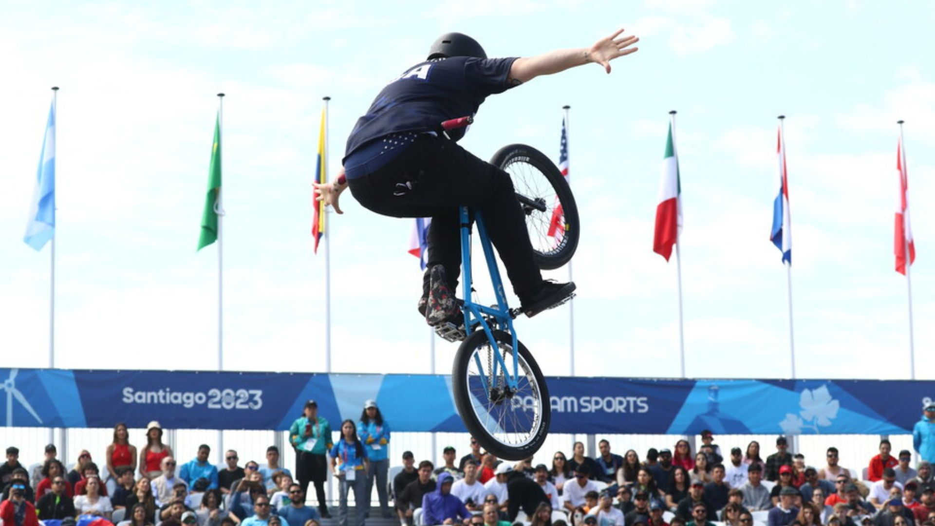 Female's BMX Freestyle: American Rider Roberts Takes the Top Spot in the Final