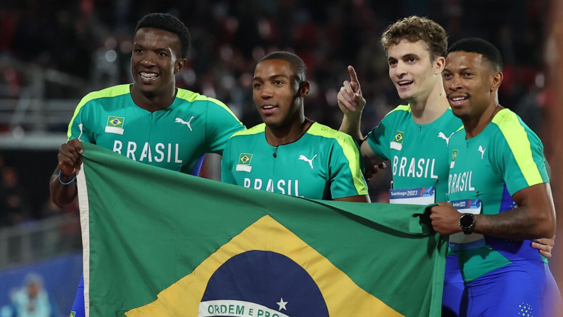 An impressive finish by Renan Correa gives gold to Brazil in the 4x100