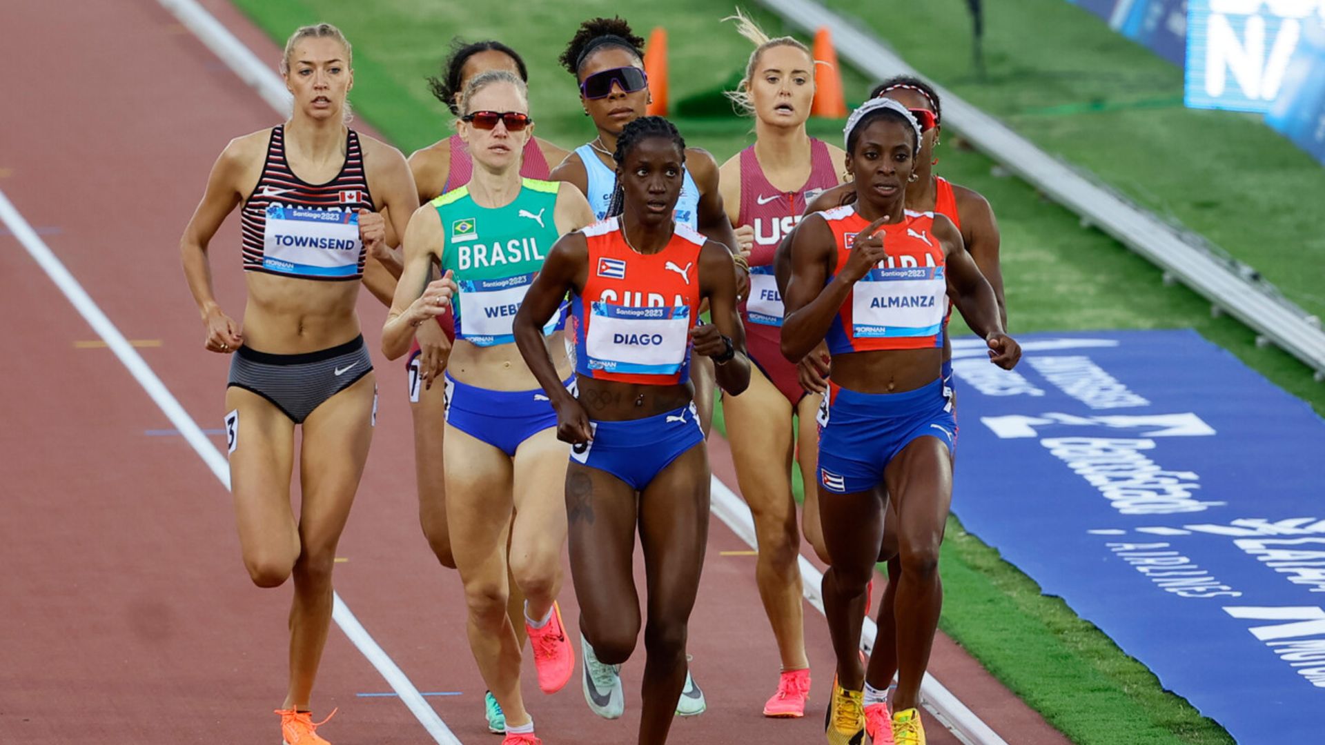 Cuba gana el oro y el bronce en los 800 metros femeninos