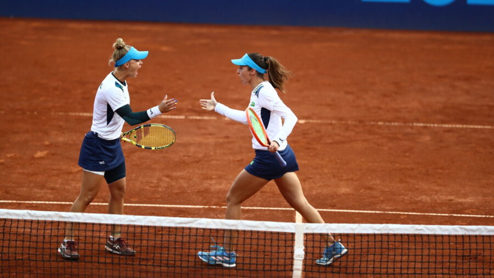 Tenis: Brasil elimina a Chile y disputará el oro en el dobles femenino