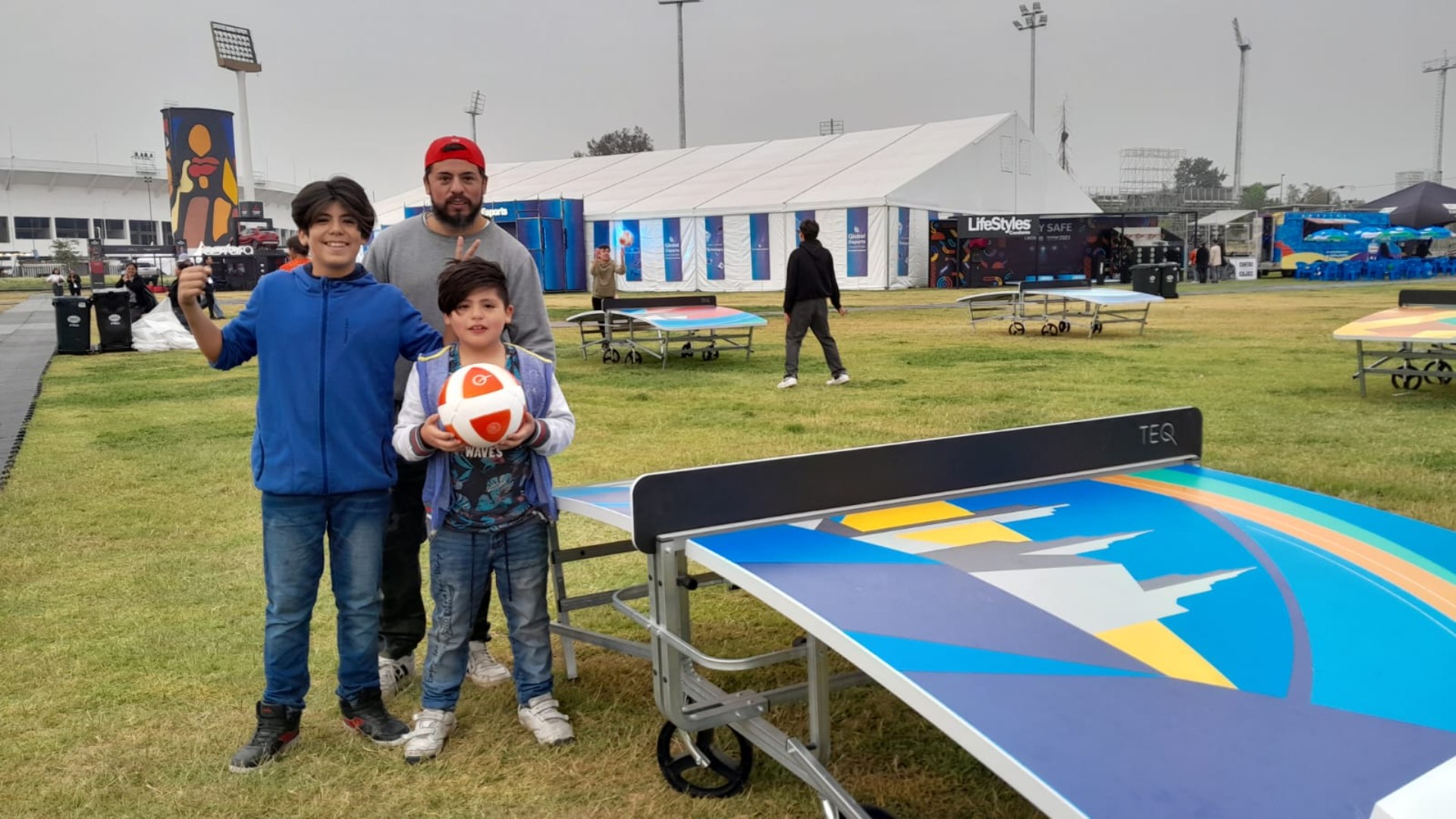“La magia de una mesa y una pelota”: el teqball acapara las miradas en el Parque Estadio Nacional
