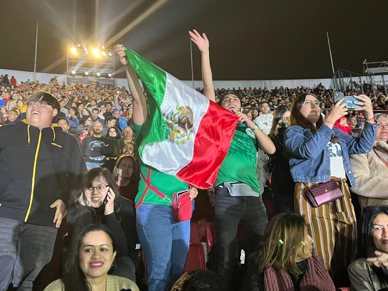 No solo banderas chilenas flameó el público