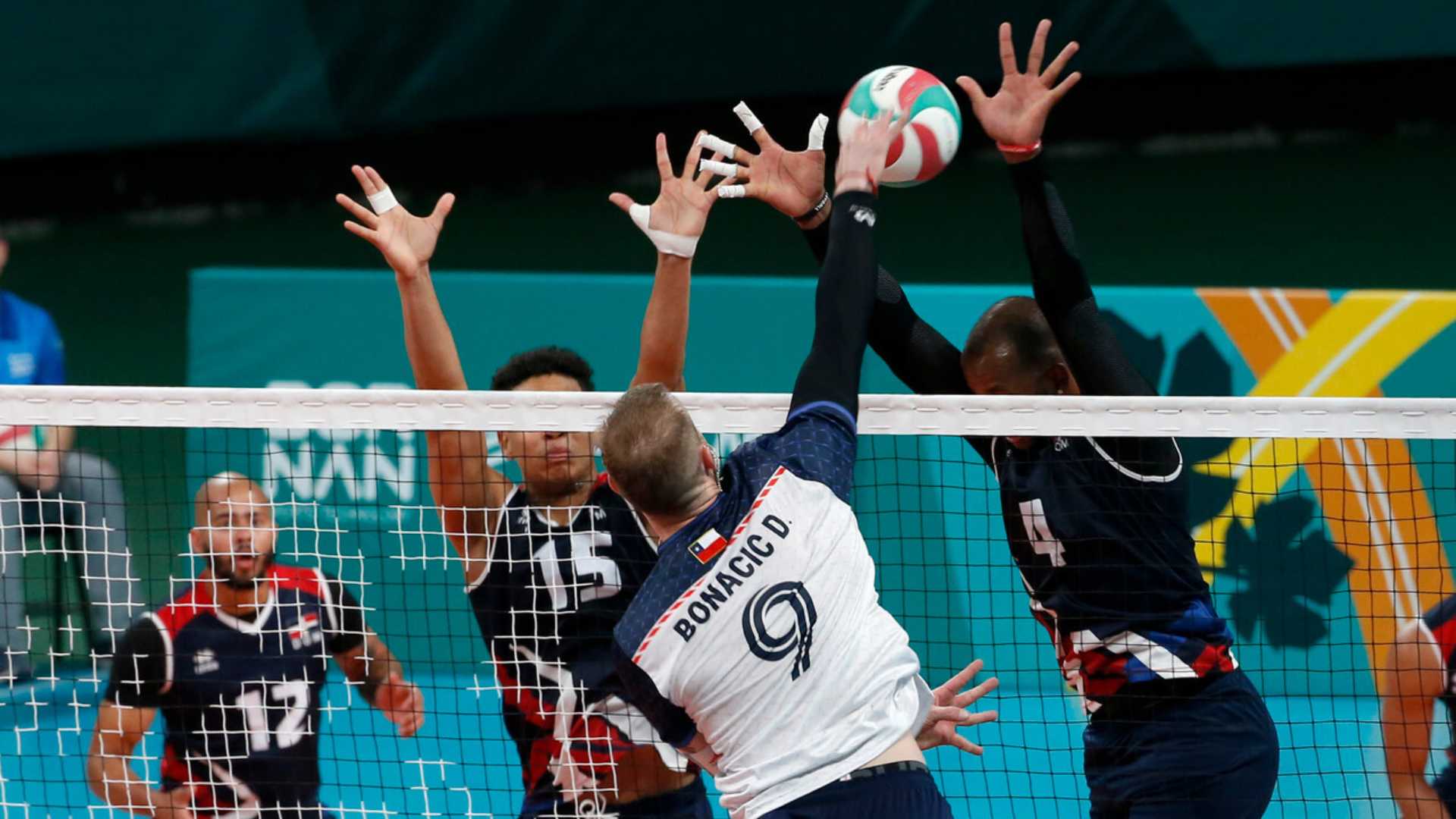 Chile achieved a hard-fought victory against the Dominican Republic in volleybal
