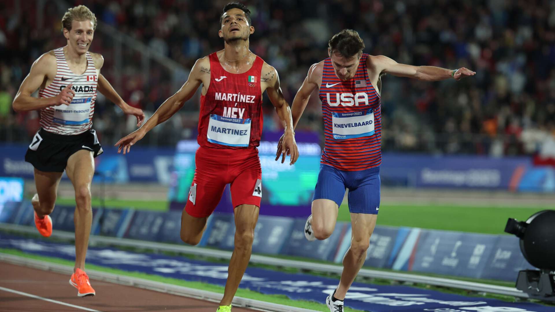 American Kasey Knevelbaard conquers gold in the 5,000 meters