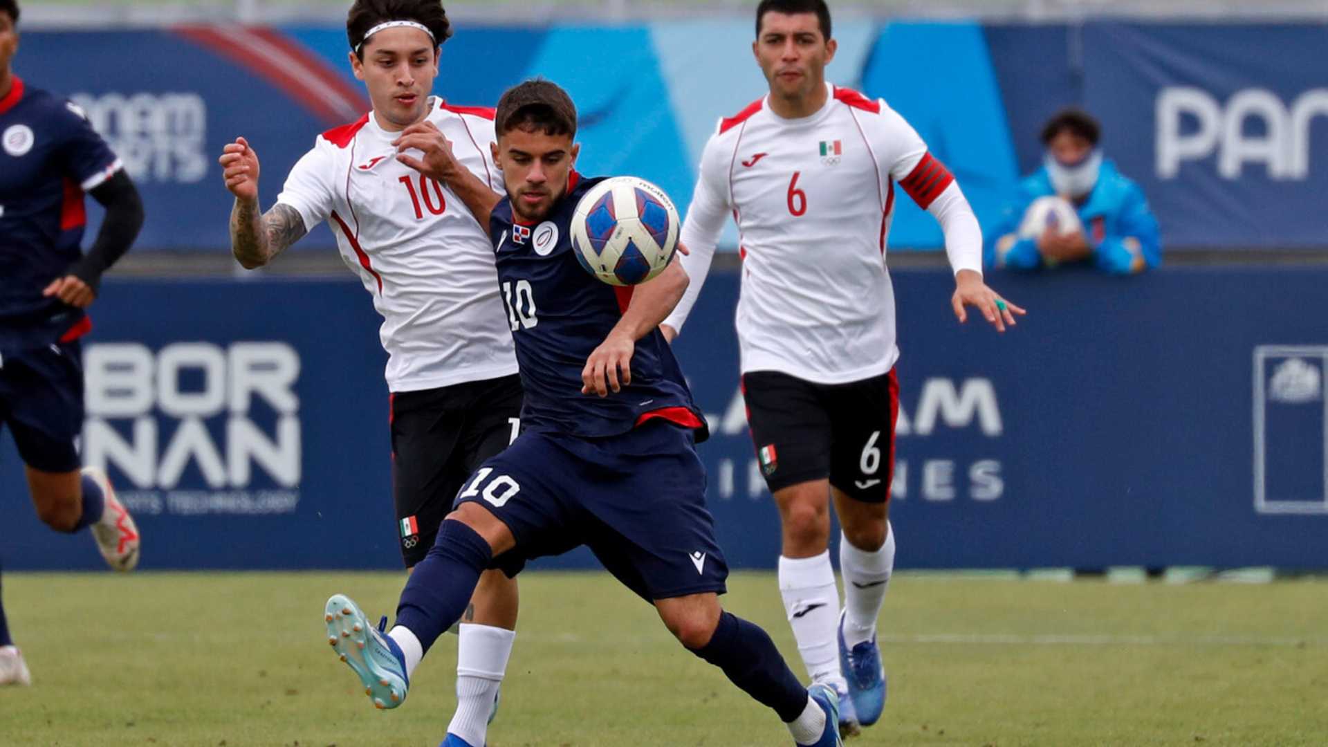 Fútbol masculino: México y República Dominicana complican su clasiificación