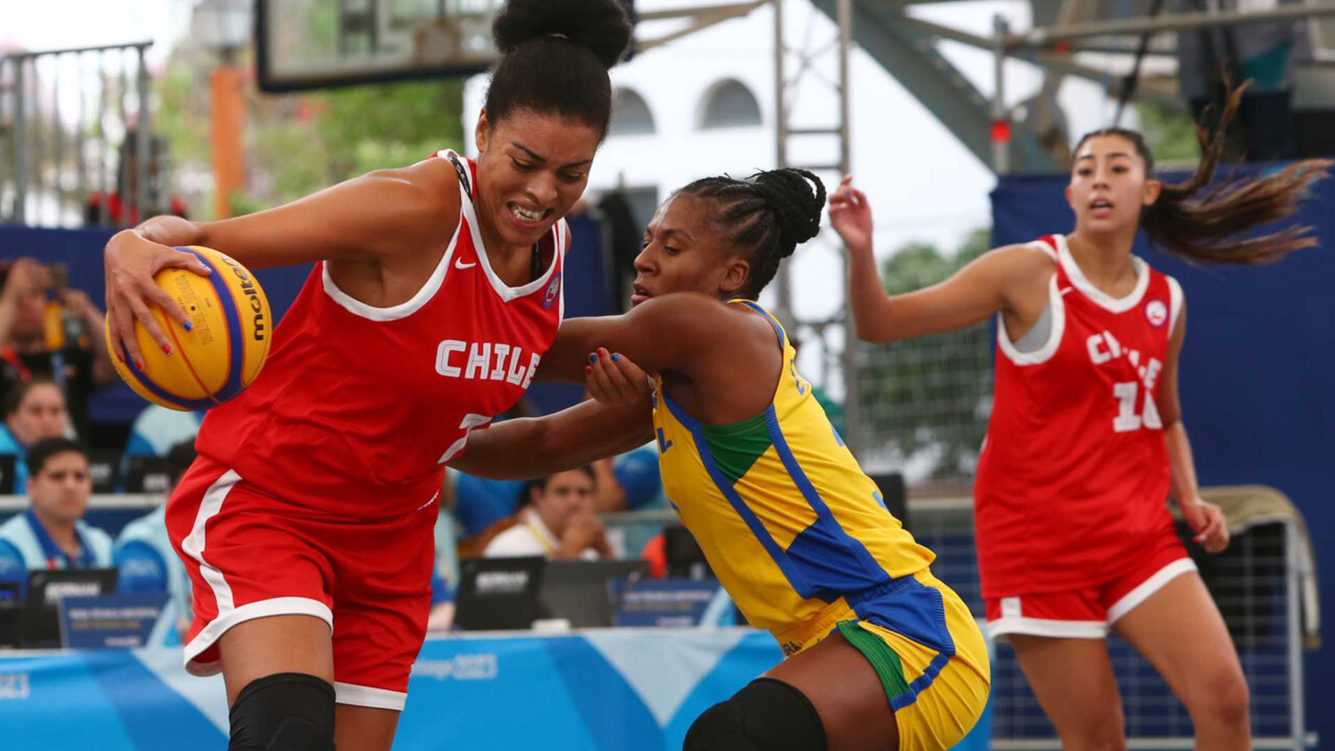 Chilean women defeat Brazil and they are two games away from medal