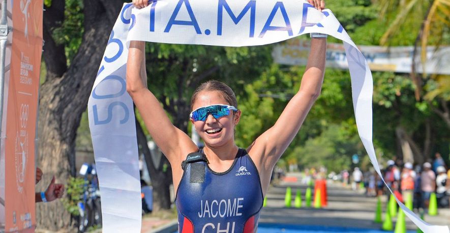En vitrina: Dominga Jacome, la joven sorpresa del Team Chile de triatlón en Santiago 2023