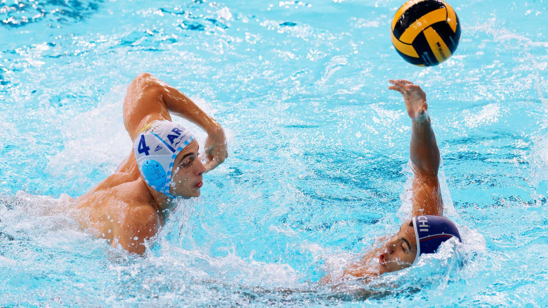 Argentina easily defeats Chile and gains hope in water polo